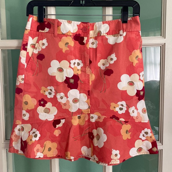 LOFT Dresses & Skirts - Beautiful Ann Taylor LOFT Floral Print Skirt, Size 2P